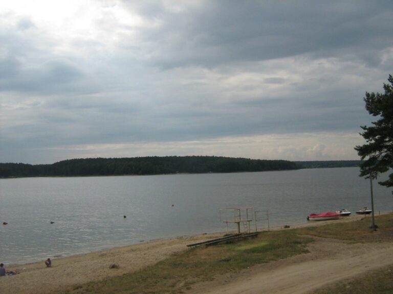 ZALEW CHAŃCZA – ŚWIĘTOKRZYSKIE – KLIMATY PRZEDWIOŚNIA JUŻ WIDAĆ