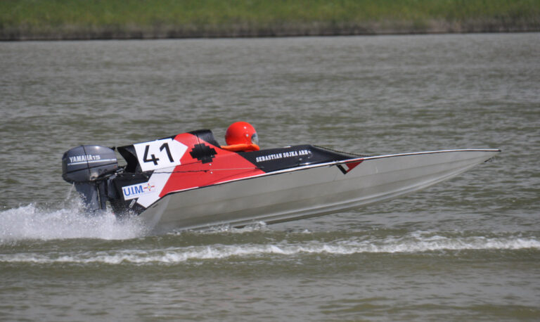 NKM OGŁASZA NABÓR MŁODZIEZY DO SEKCJI MOTOROWODNEJ W SEZONIE 2014