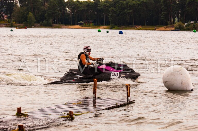 Czy warto przyjeżdżać na zawody motorowodne? Po co nam to wszystko?